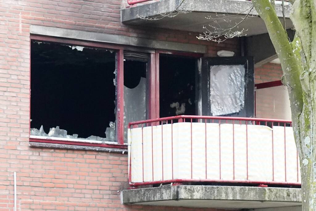 Enorme schade bij uitslaande woningbrand