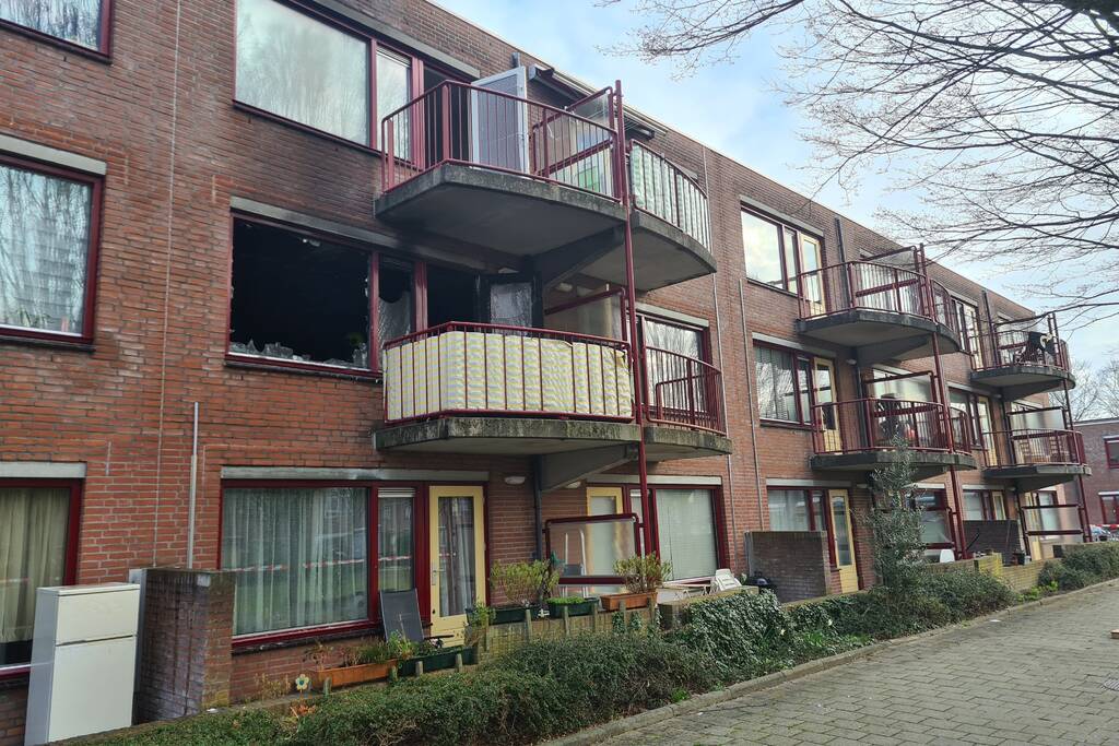 Enorme schade bij uitslaande woningbrand