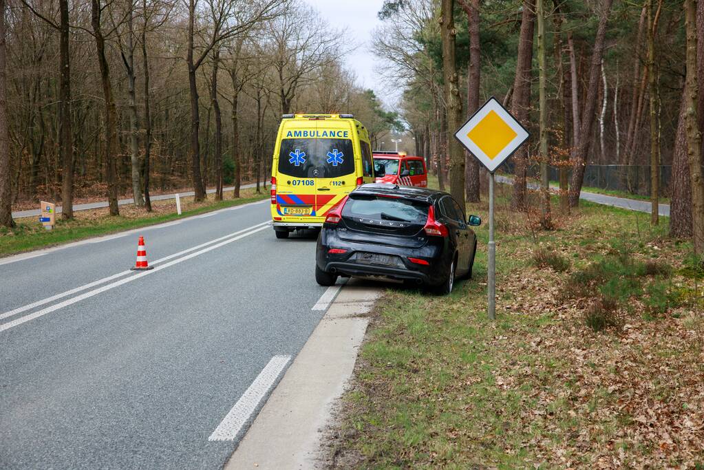 Auto botst op voorganger