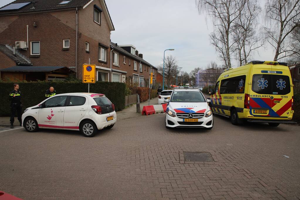 Schade bij aanrijding tussen twee auto's