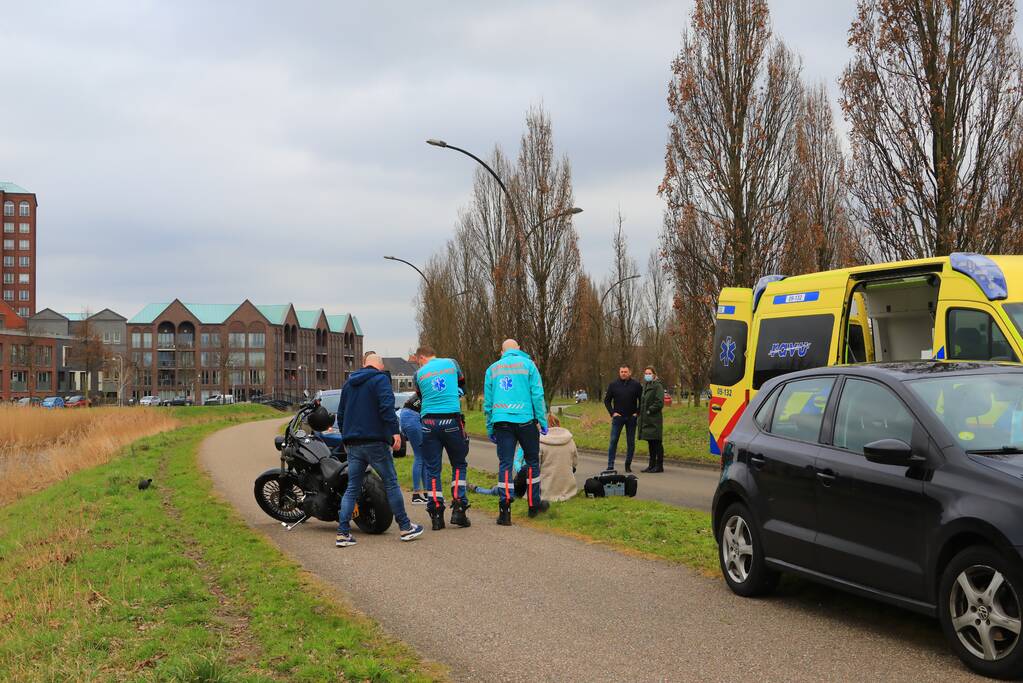 Man gaat met Harley Davidson onderuit