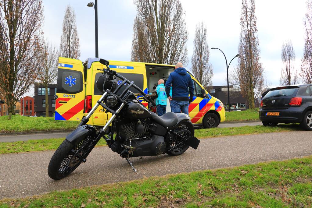 Man gaat met Harley Davidson onderuit