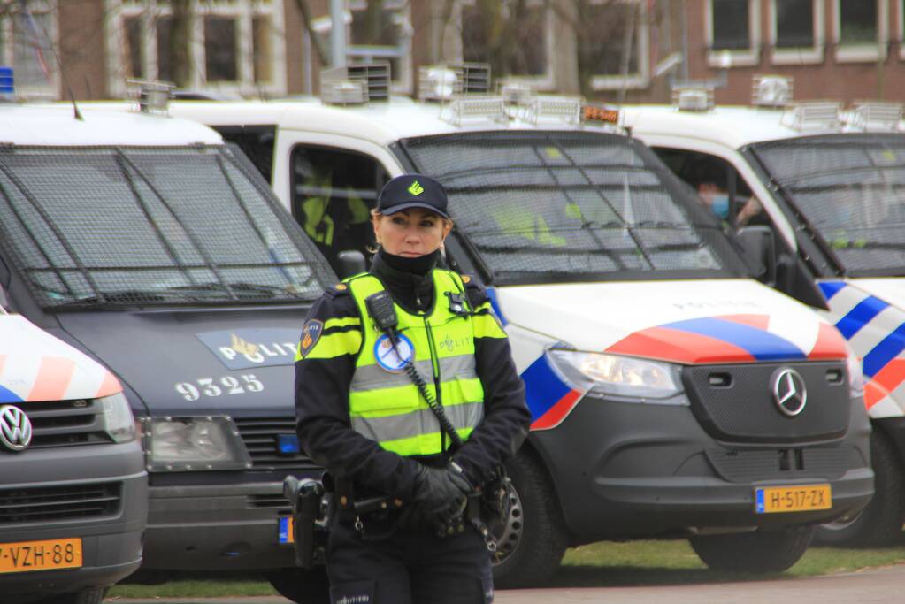 Opnieuw verzamelen demonstranten zich op het Museumplein