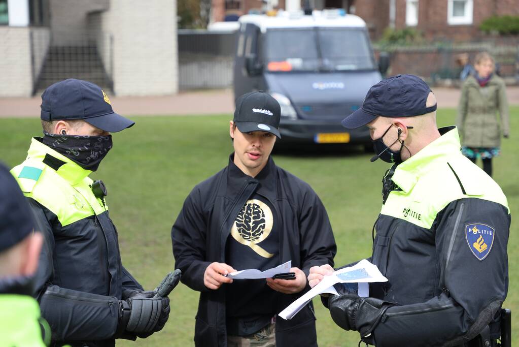Opnieuw verzamelen demonstranten zich op het Museumplein