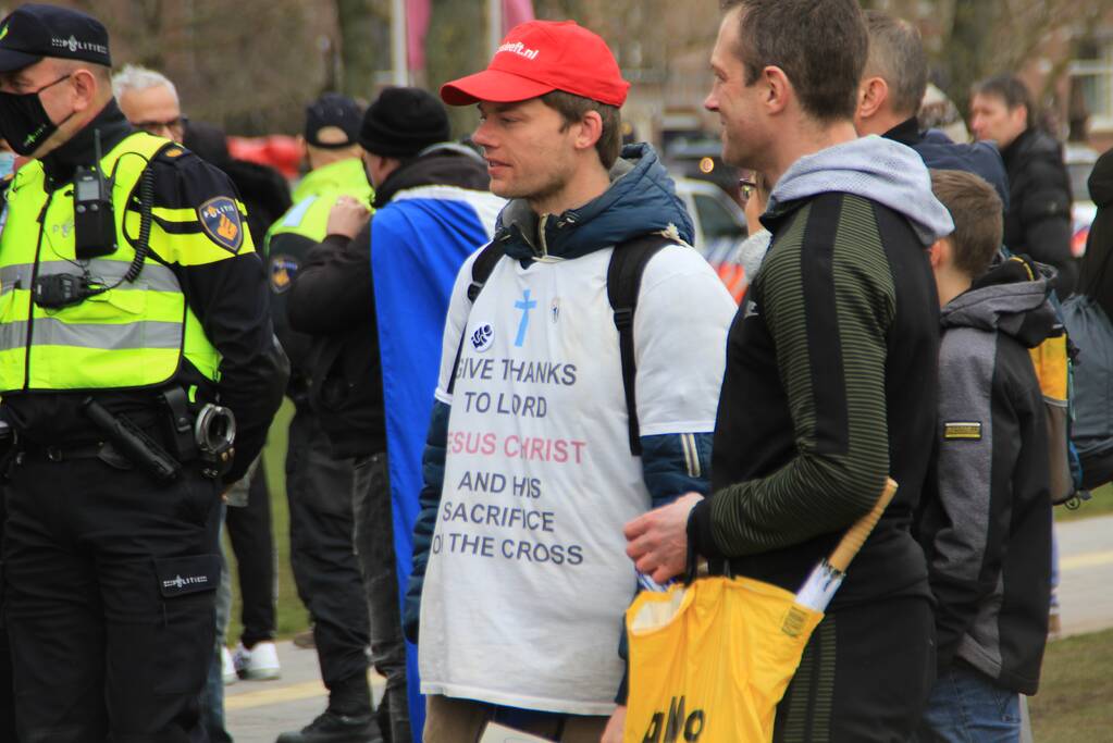 Opnieuw verzamelen demonstranten zich op het Museumplein