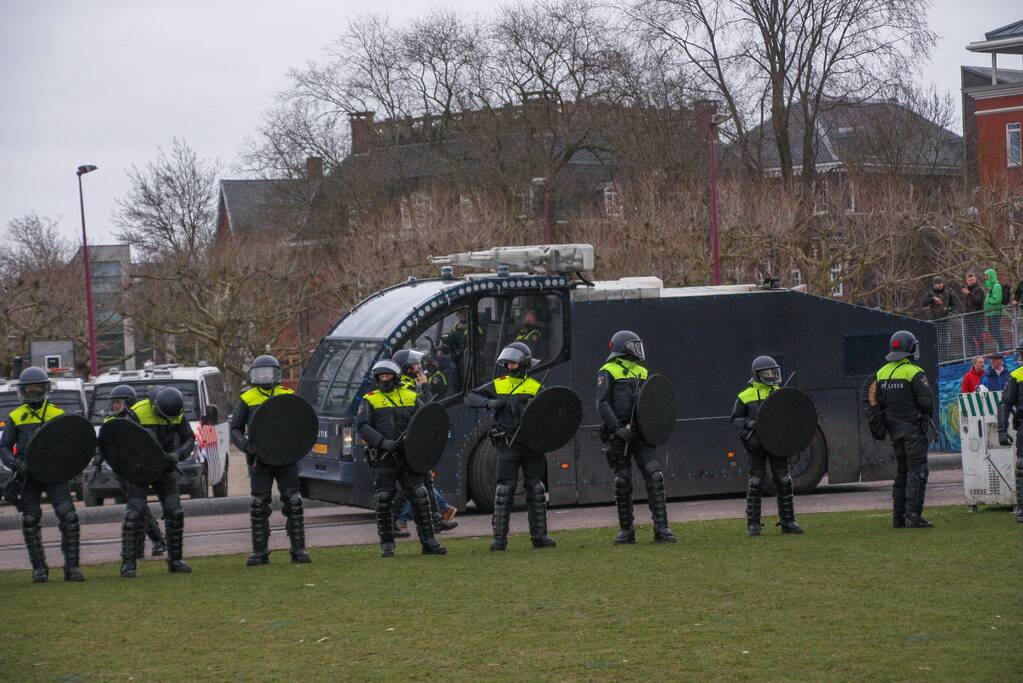 Opnieuw verzamelen demonstranten zich op het Museumplein