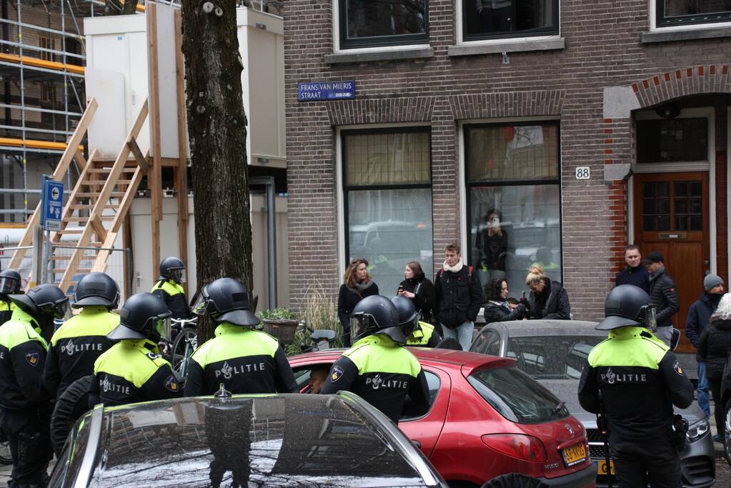 Opnieuw verzamelen demonstranten zich op het Museumplein