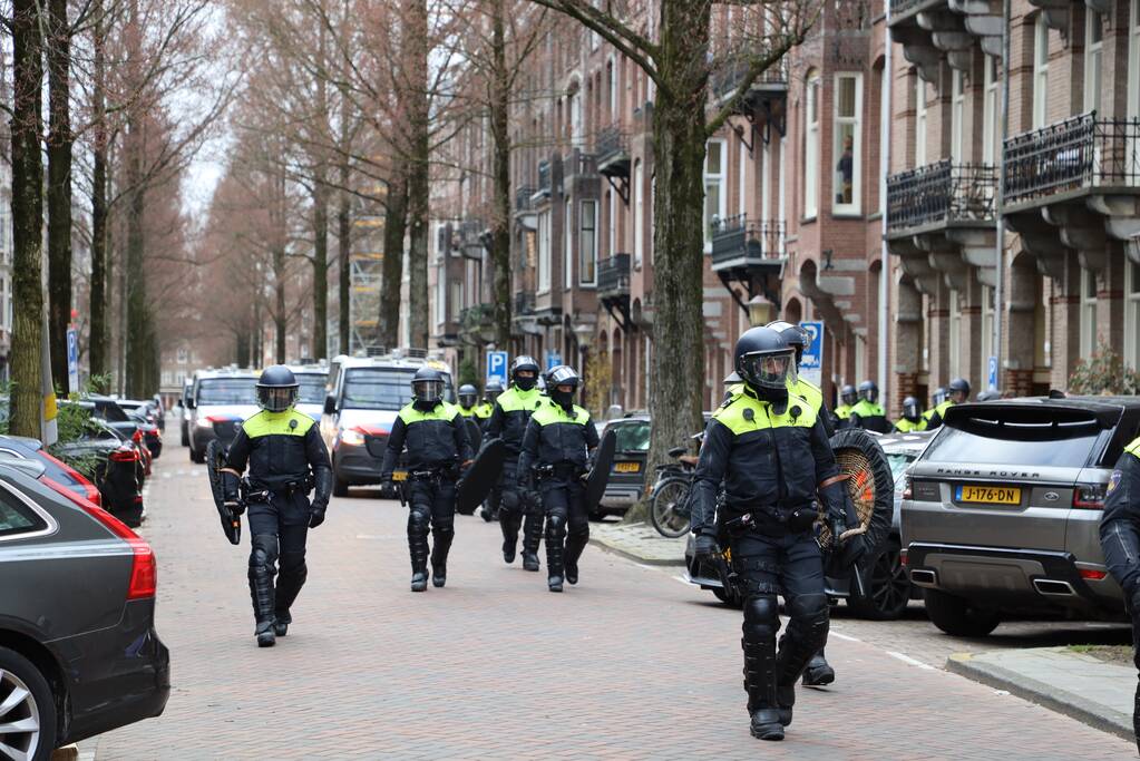 Opnieuw verzamelen demonstranten zich op het Museumplein
