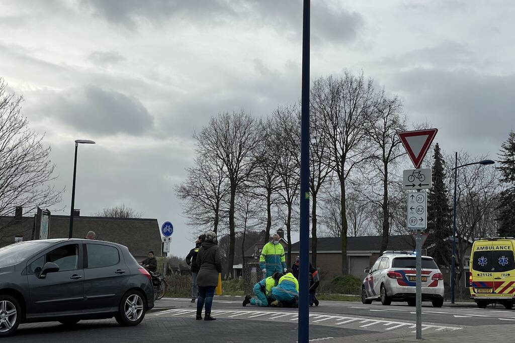 Fietser gewond bij botsing met auto