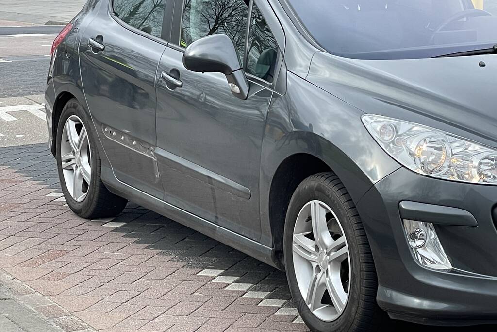 Fietser gewond bij botsing met auto