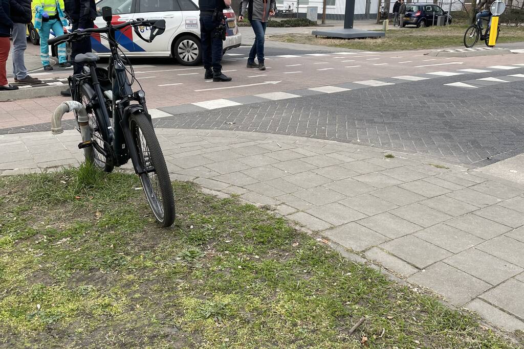Fietser gewond bij botsing met auto
