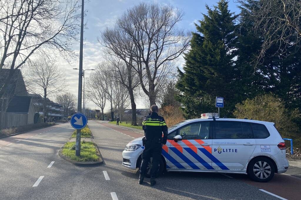 Brand in dak van woning