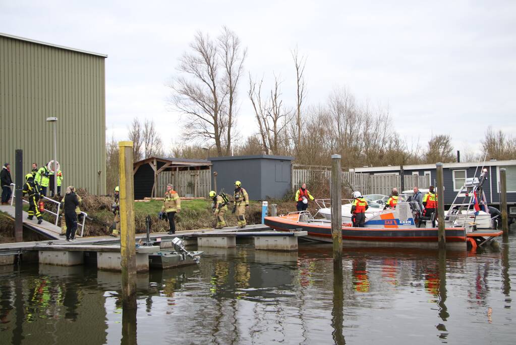 Speedboot naar de kant gebracht na problemen