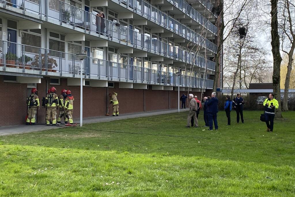 Brand in berging van flatgebouw