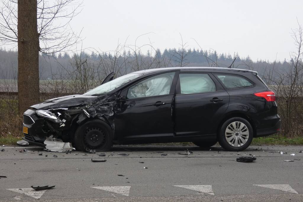 Motorrijder gewond bij botsing met auto