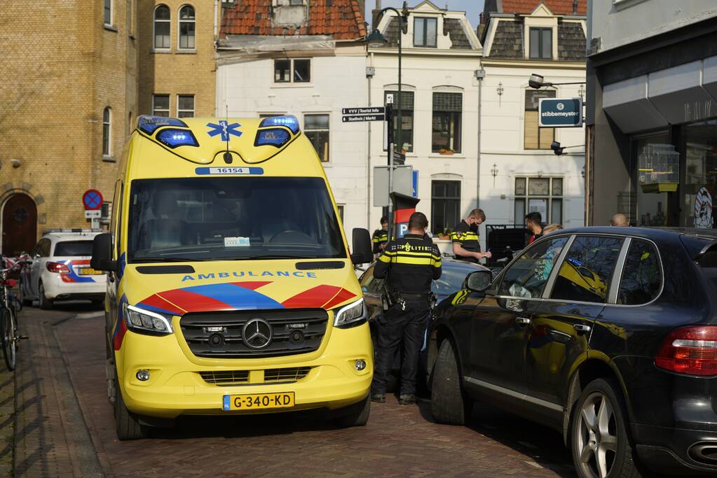 Persoon gewond bij steekpartij in winkelstraat