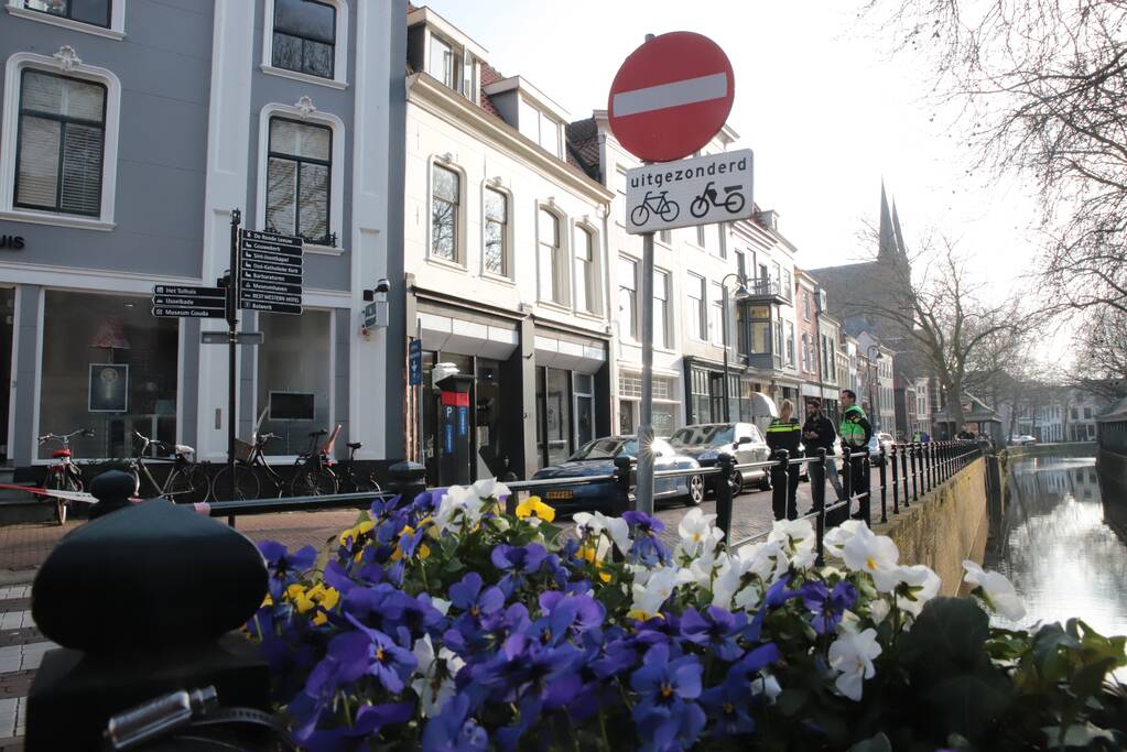 Persoon gewond bij steekpartij in winkelstraat
