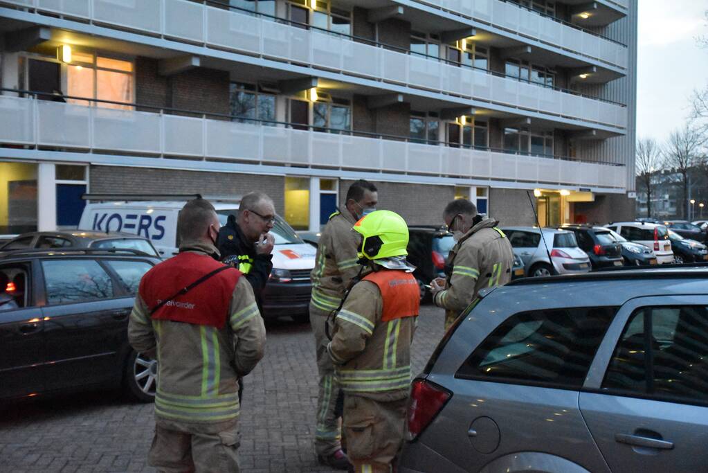 Brandweer doet onderzoek naar lachgasflessen