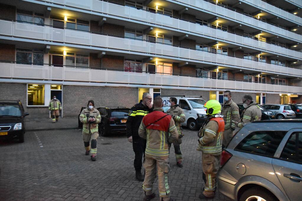 Brandweer doet onderzoek naar lachgasflessen