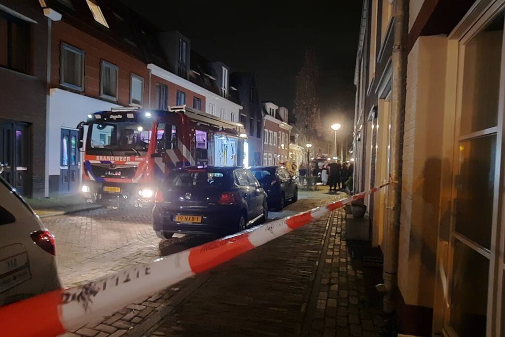 Meerdere appartementen ontruimd door brand, twee personen aangehouden