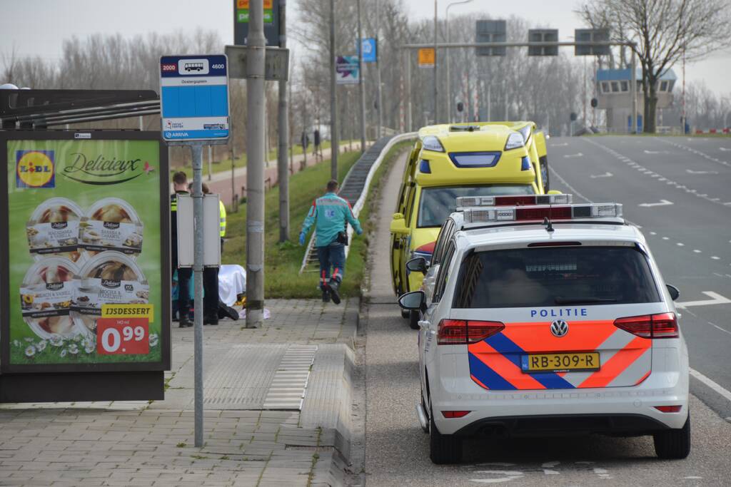 Persoon gewond geraakt bij bushalte