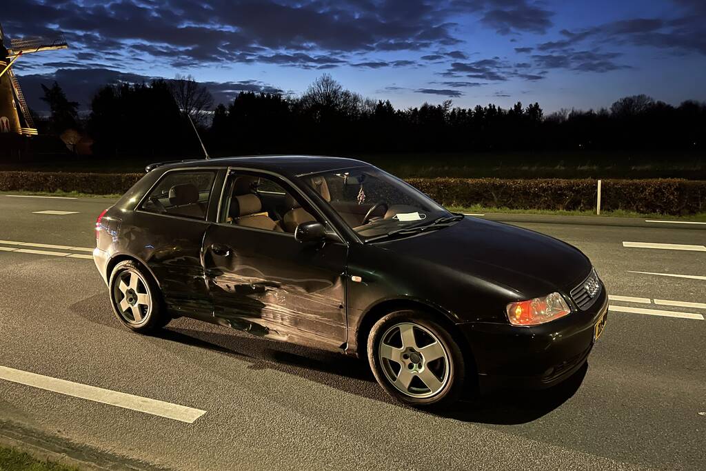 Auto's zwaar beschadigd bij ongeval