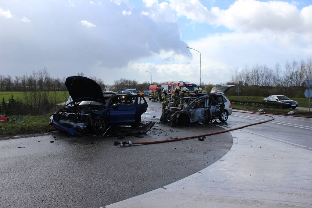 Zwangere vrouw naar ziekenhuis na verkeersongeval
