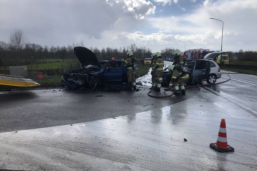 Zwangere vrouw naar ziekenhuis na verkeersongeval