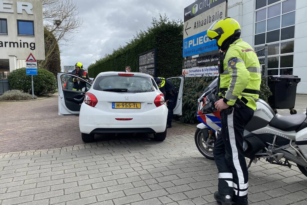 Persoon gecontroleerd na kop-staart botsing