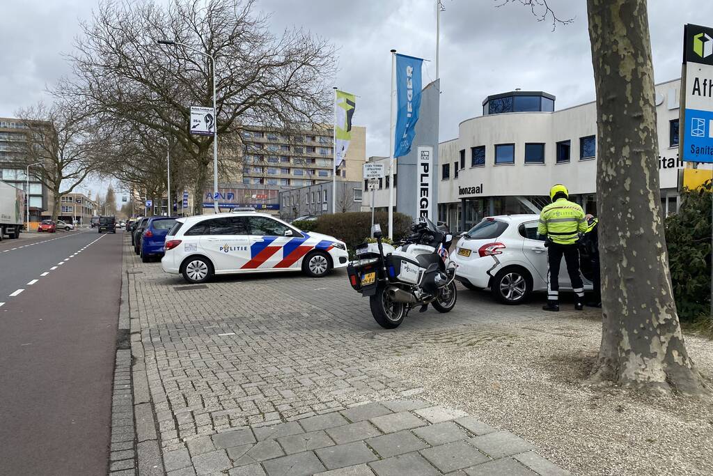 Persoon gecontroleerd na kop-staart botsing