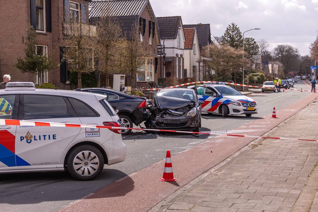 Gewonde en ravage door verkeersongeval