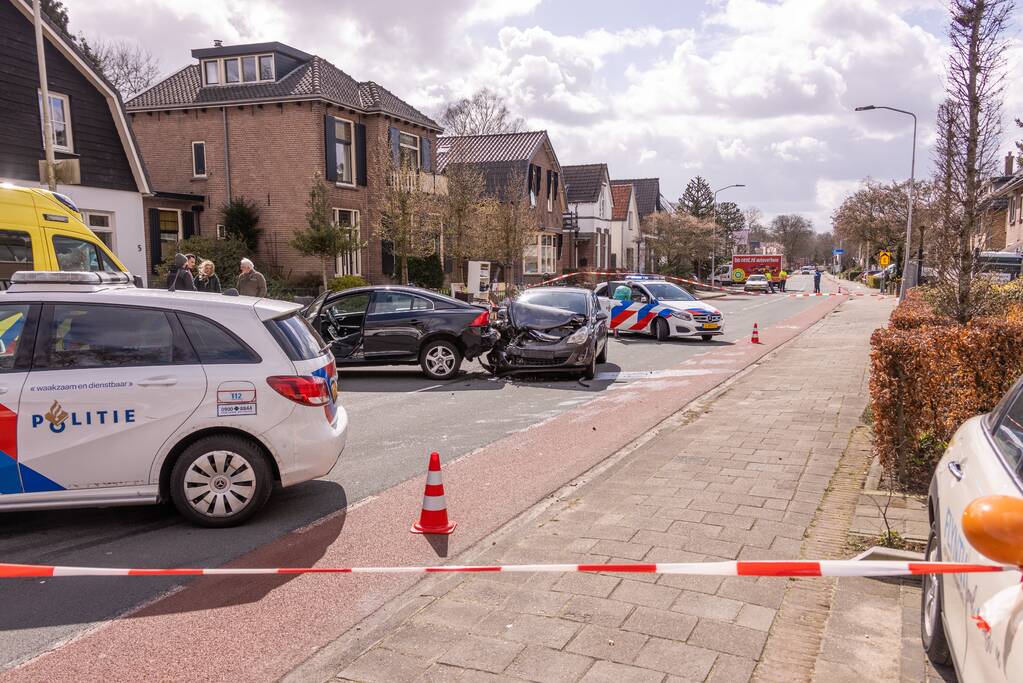 Gewonde en ravage door verkeersongeval