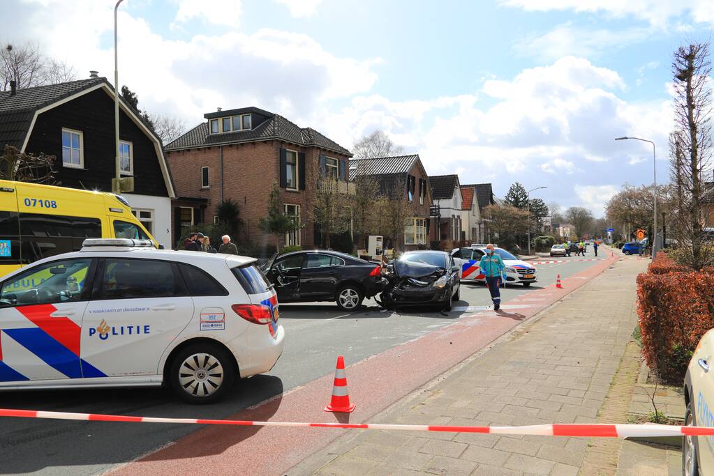Gewonde en ravage door verkeersongeval