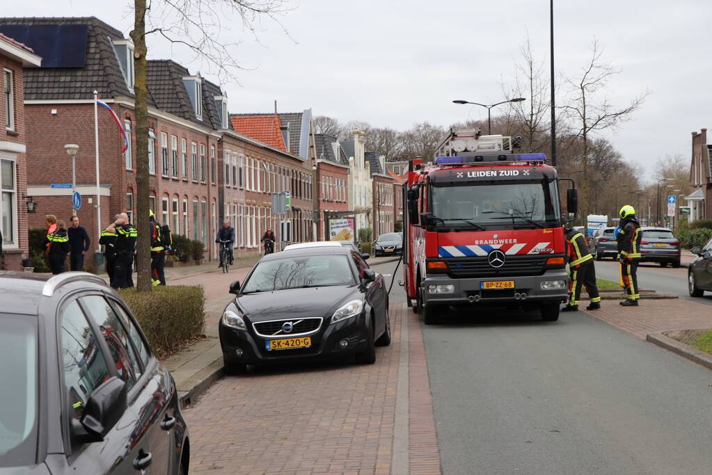 Brandweer doet onderzoek naar vermoedelijke brand in oven