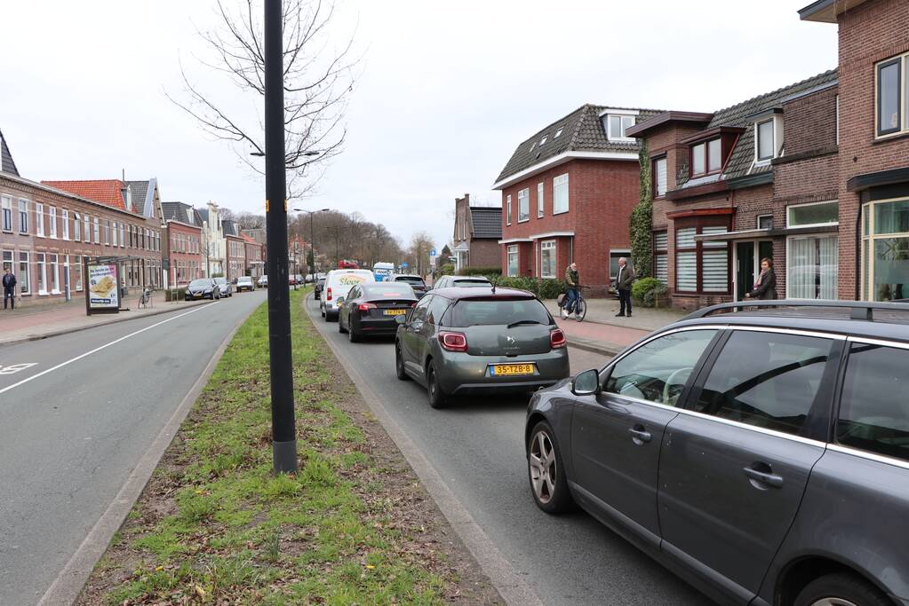 Brandweer doet onderzoek naar vermoedelijke brand in oven