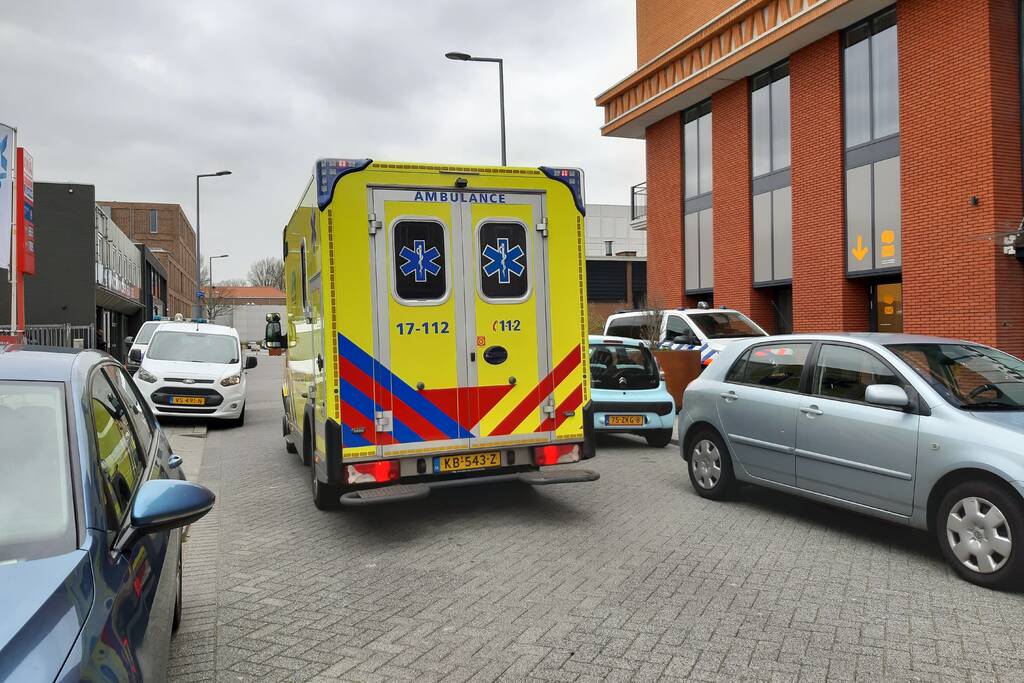 Drie aanhoudingen na steekpartij in woning