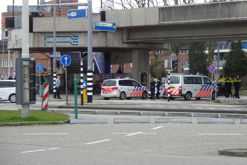 Drie aanhoudingen na steekpartij in woning