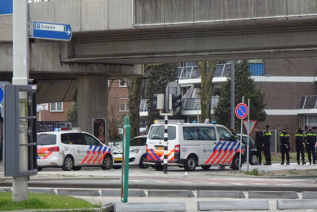 Drie aanhoudingen na steekpartij in woning