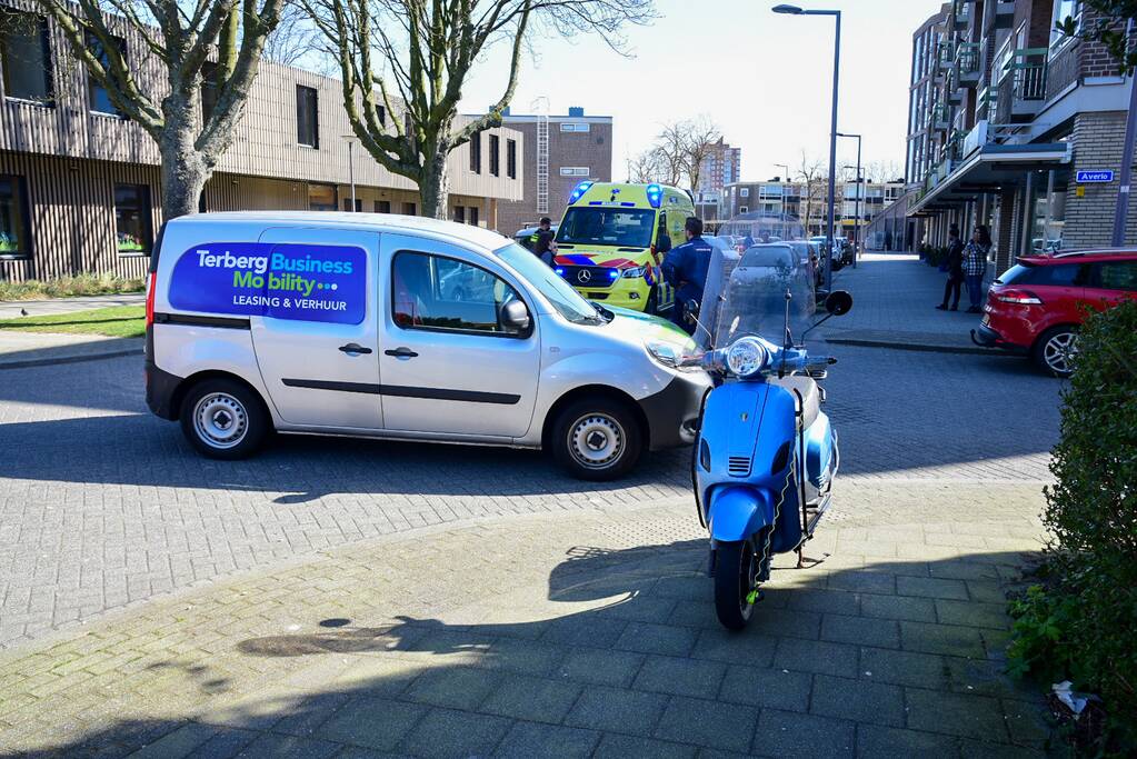 Scooterrijder gewond bij botsing met auto