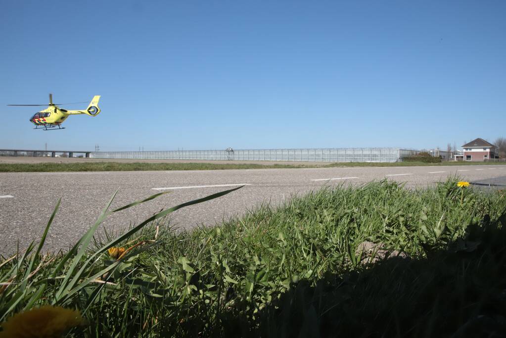 Traumahelikopter landt voor incident bij bedrijf