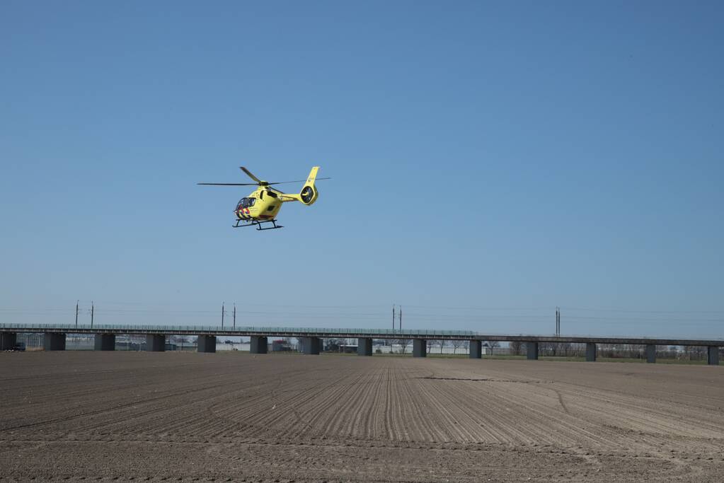 Traumahelikopter landt voor incident bij bedrijf