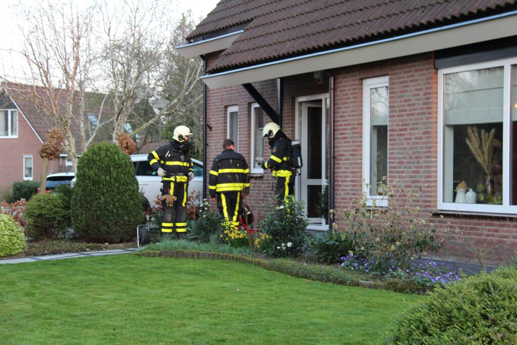 Bewoners ruiken gaslucht in woning