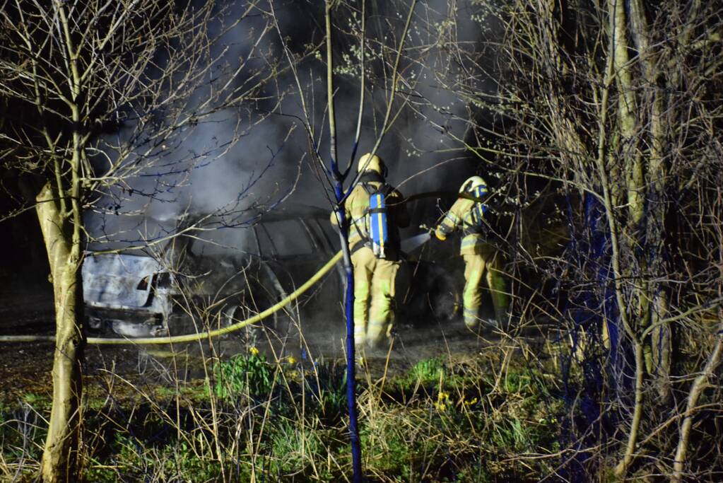 Auto verwoest door brand