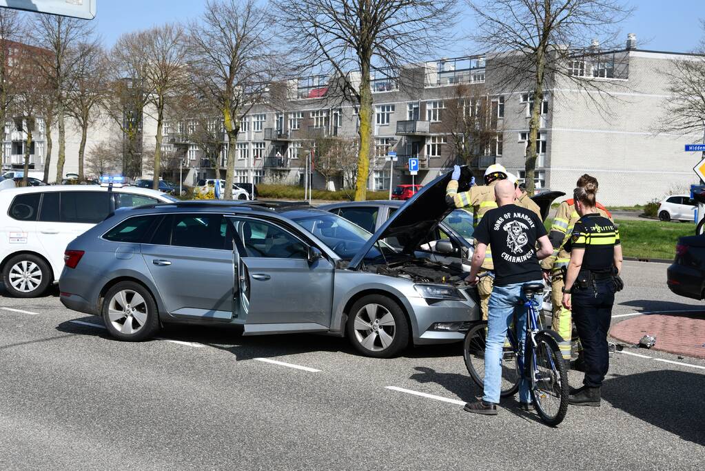 Meerdere auto's met elkaar in botsing