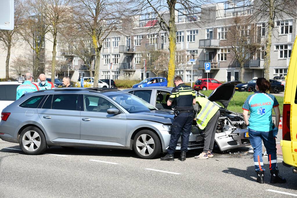 Meerdere auto's met elkaar in botsing
