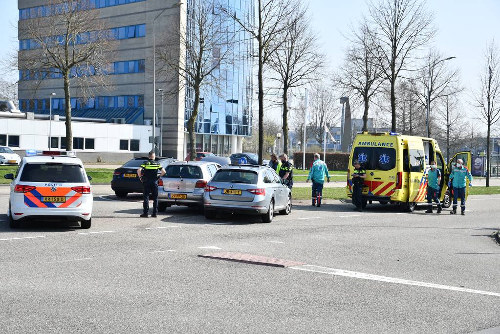 Meerdere auto's met elkaar in botsing