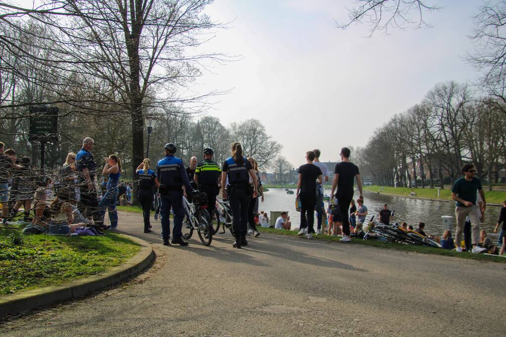 Handhavers en politie treden op bij niet naleven coronaregels