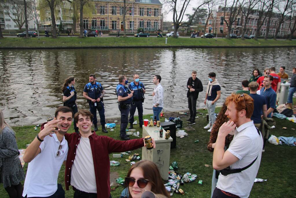 Handhavers en politie treden op bij niet naleven coronaregels