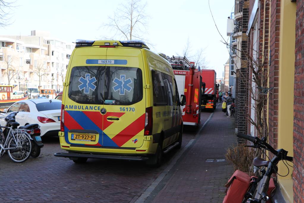 Drie inzittende halen natpak nadat auto te water is geraakt