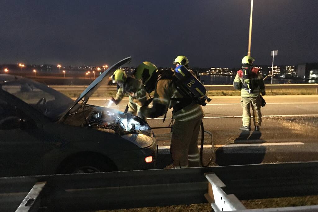 Brand in motor van auto